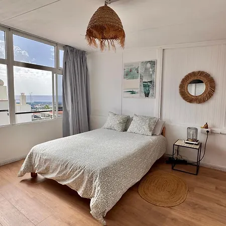 Sunset View ארונה