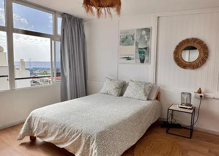 Sunset View ארונה